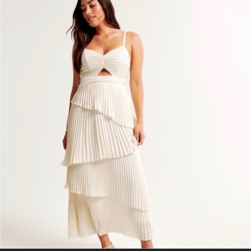 Abercrombie & Fitch Elegant Cream Pleated Women's Dress